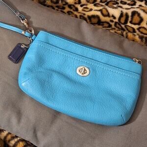 Coach Wristlet Turquoise Leather Turnlock 7.5" x 5" Clutch Classic Going Out